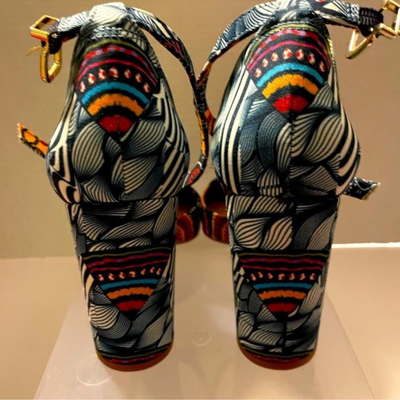 Gianni Bini NEW Strapped Chunky Heeled Multi-Colored Pattern Shoes - Picture 4 of 5
